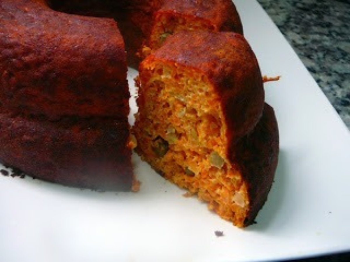 Budín de zanahorias, arvejas y un poco de pimentón