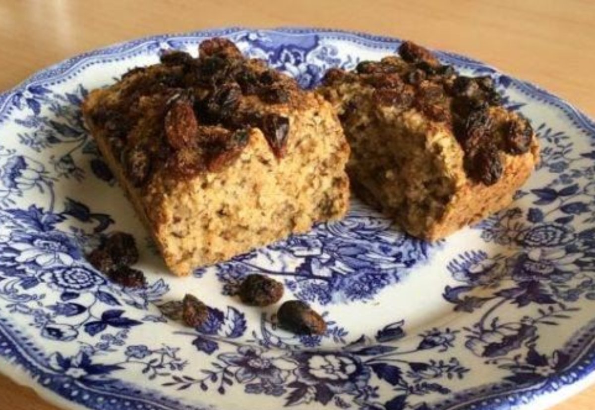 Cake sin gluten de avena, almendras y pasas de uva