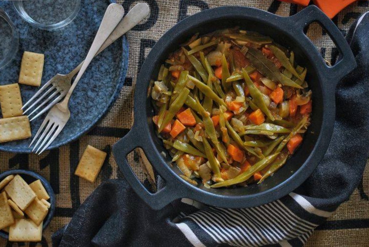 Verduras estofadas sin grasas, la receta de dieta más sencilla para una cena (o comida) ligera