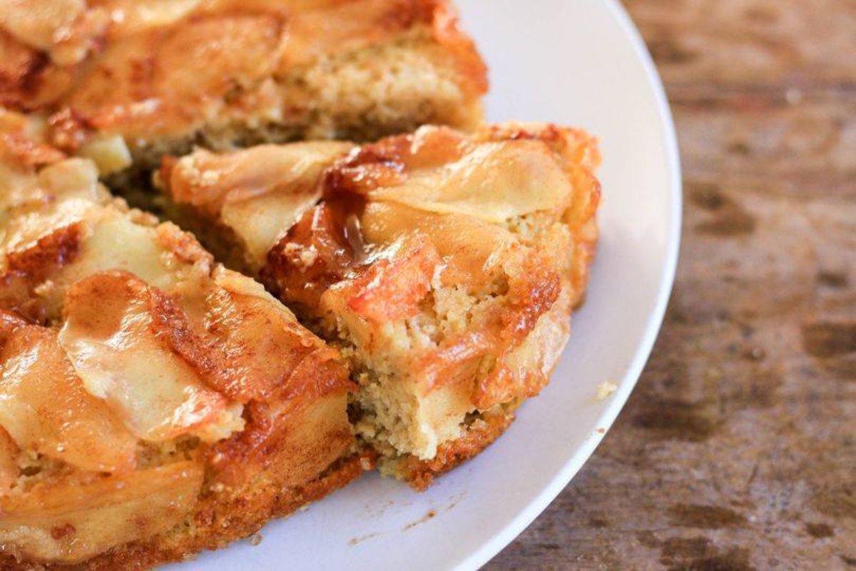 TORTA INVERTIDA DE MANZANA Y AVENA