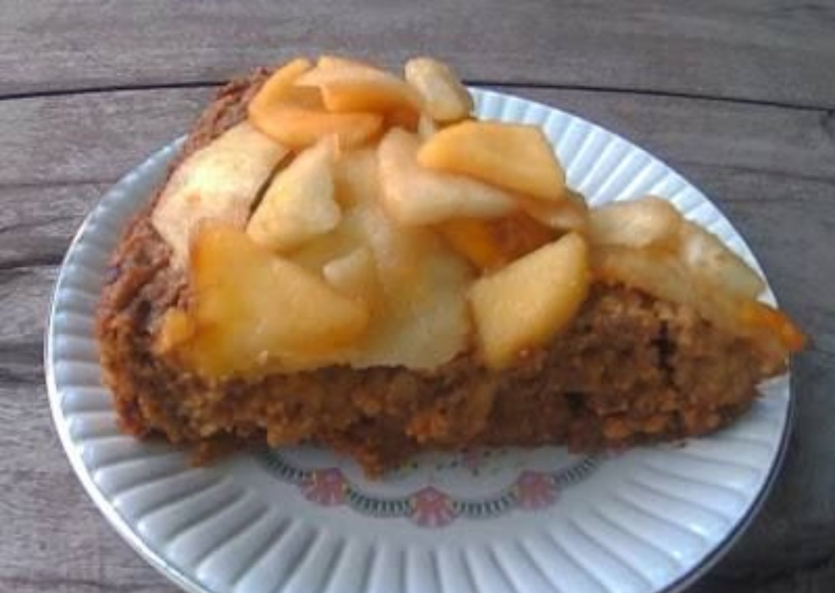 Torta de frutas crudas, con masa de arroz y harina integrales