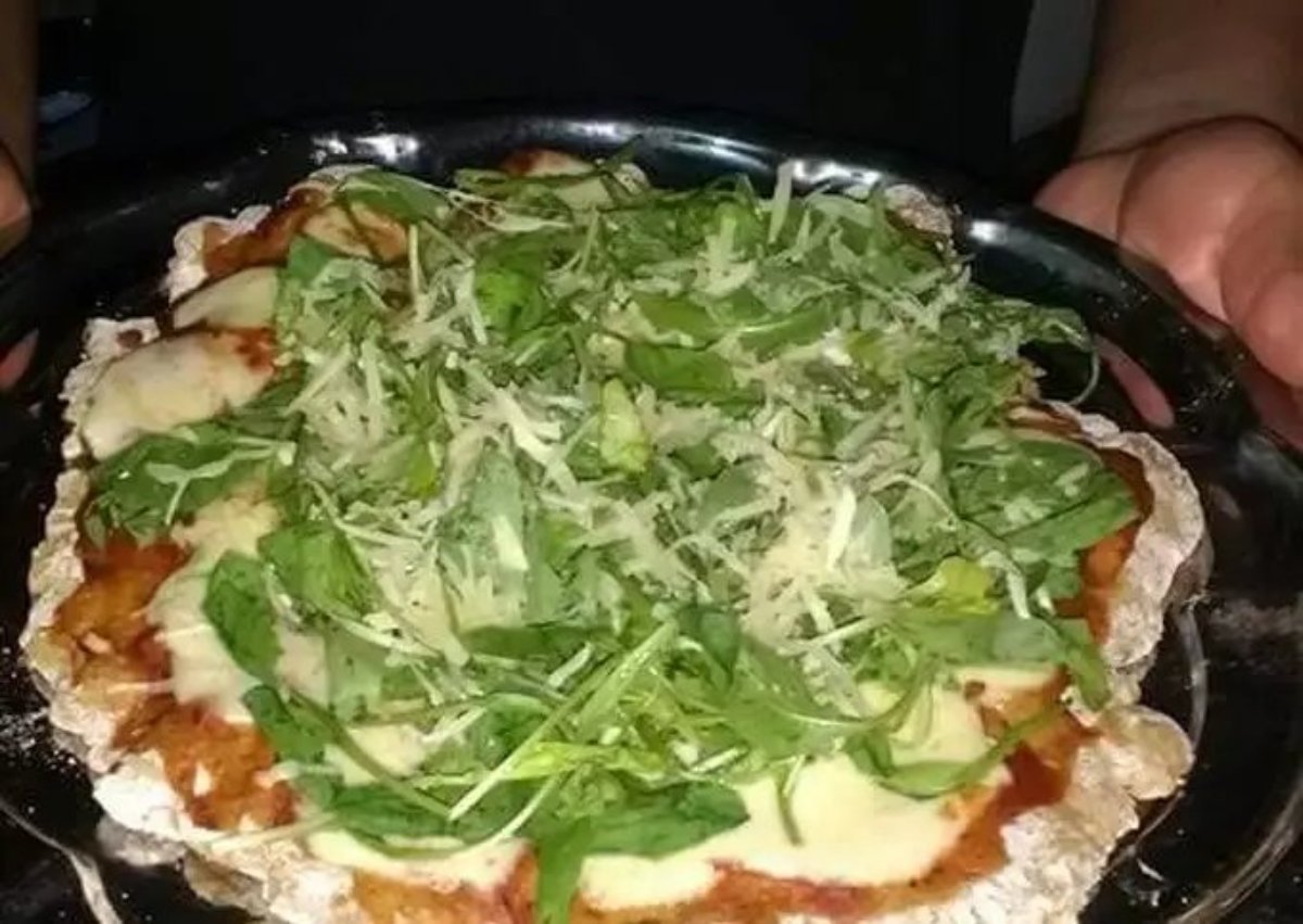 Pizza de avena y harina de arroz