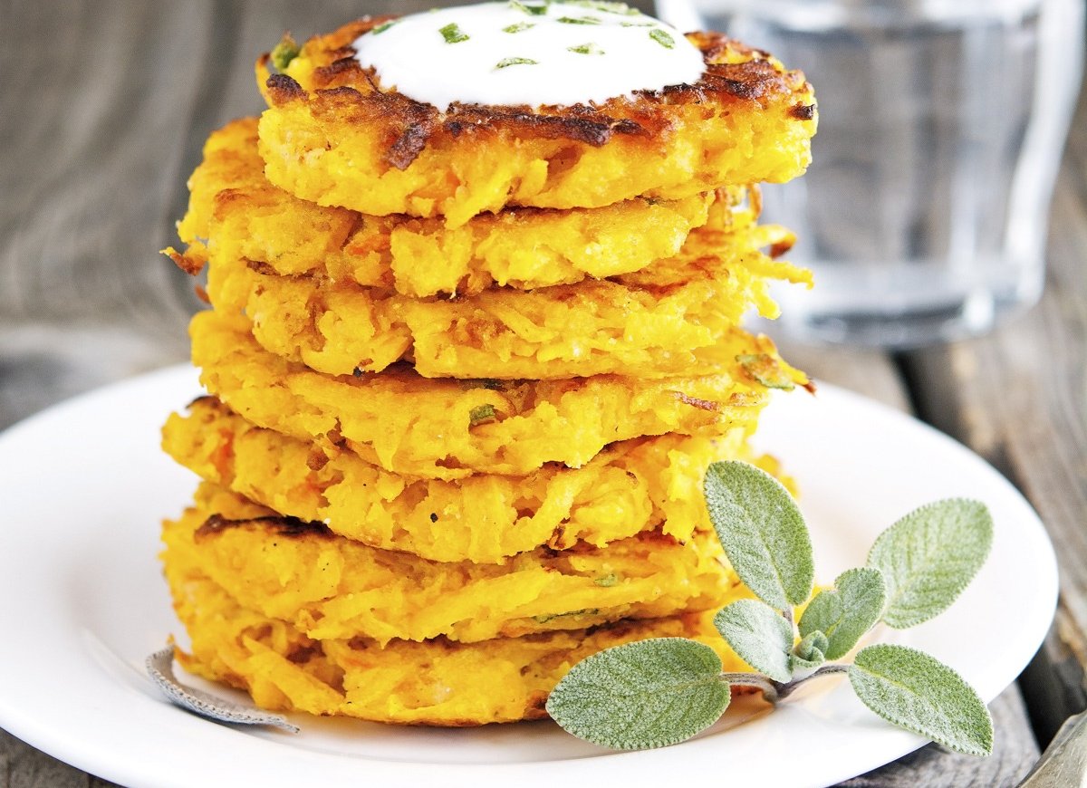 BUÑUELOS DE CALABAZA BUTTERNUT (BAJOS EN CARBOHIDRATOS Y SIN GLUTEN)