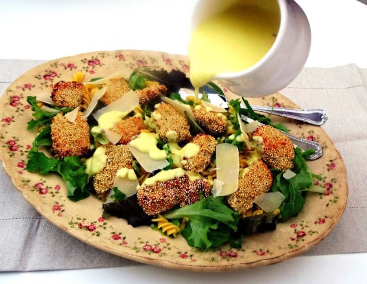 Ensalada de pasta con nugets de pollo sin gluten