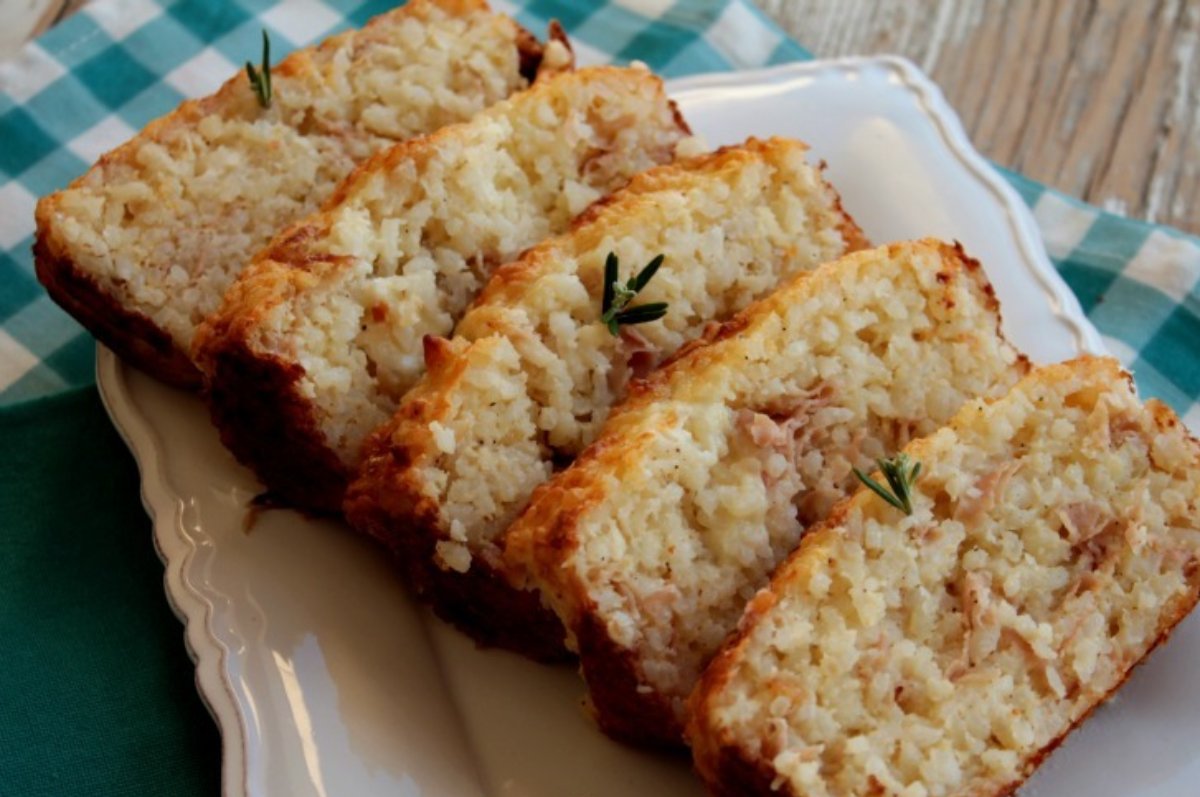 Tarta salada con arroz y mozzarella ahumada