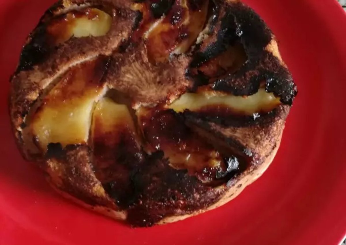 Mini torta de manzana y canela, en sartén