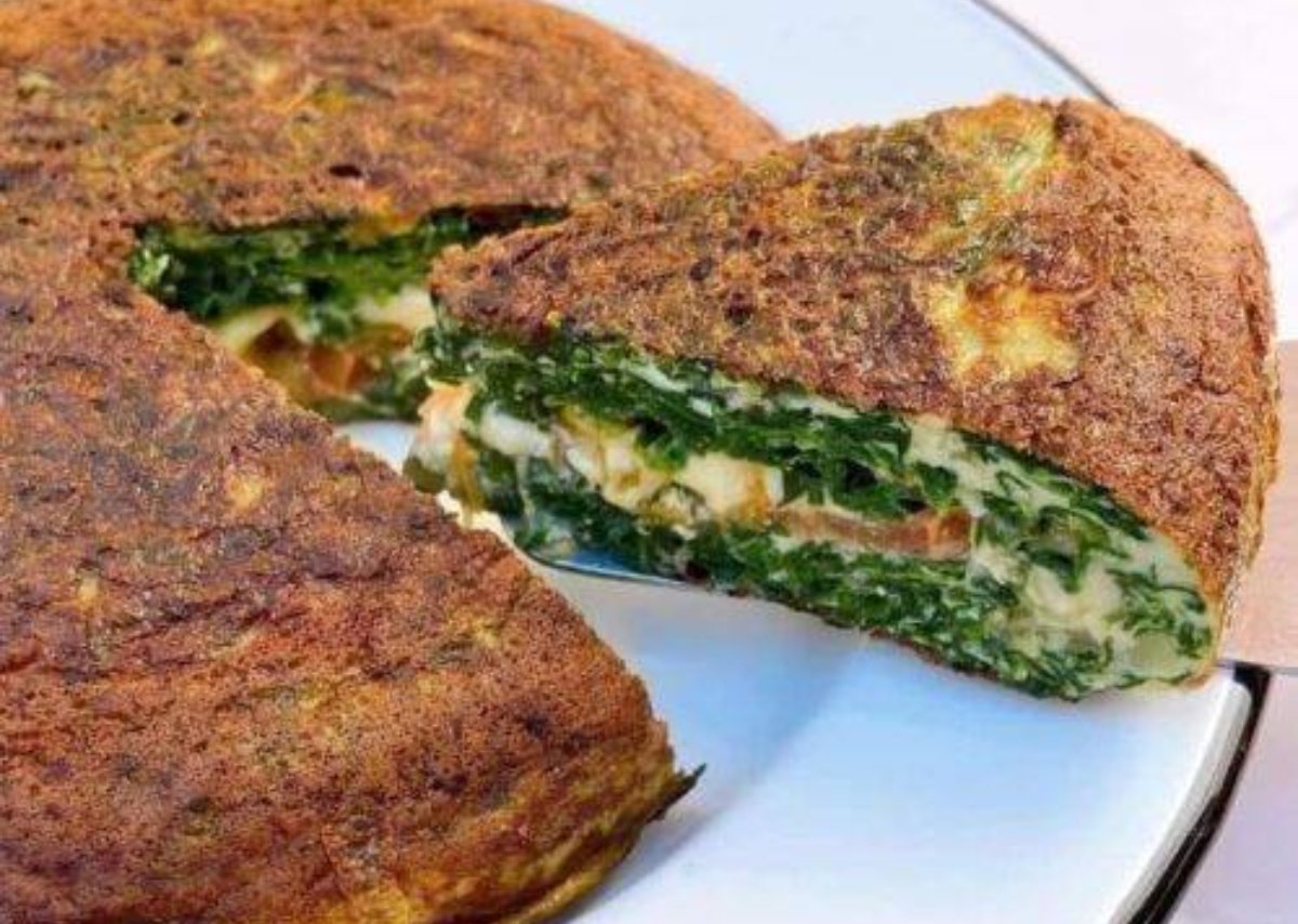 Tortilla keto de verduras en sartén