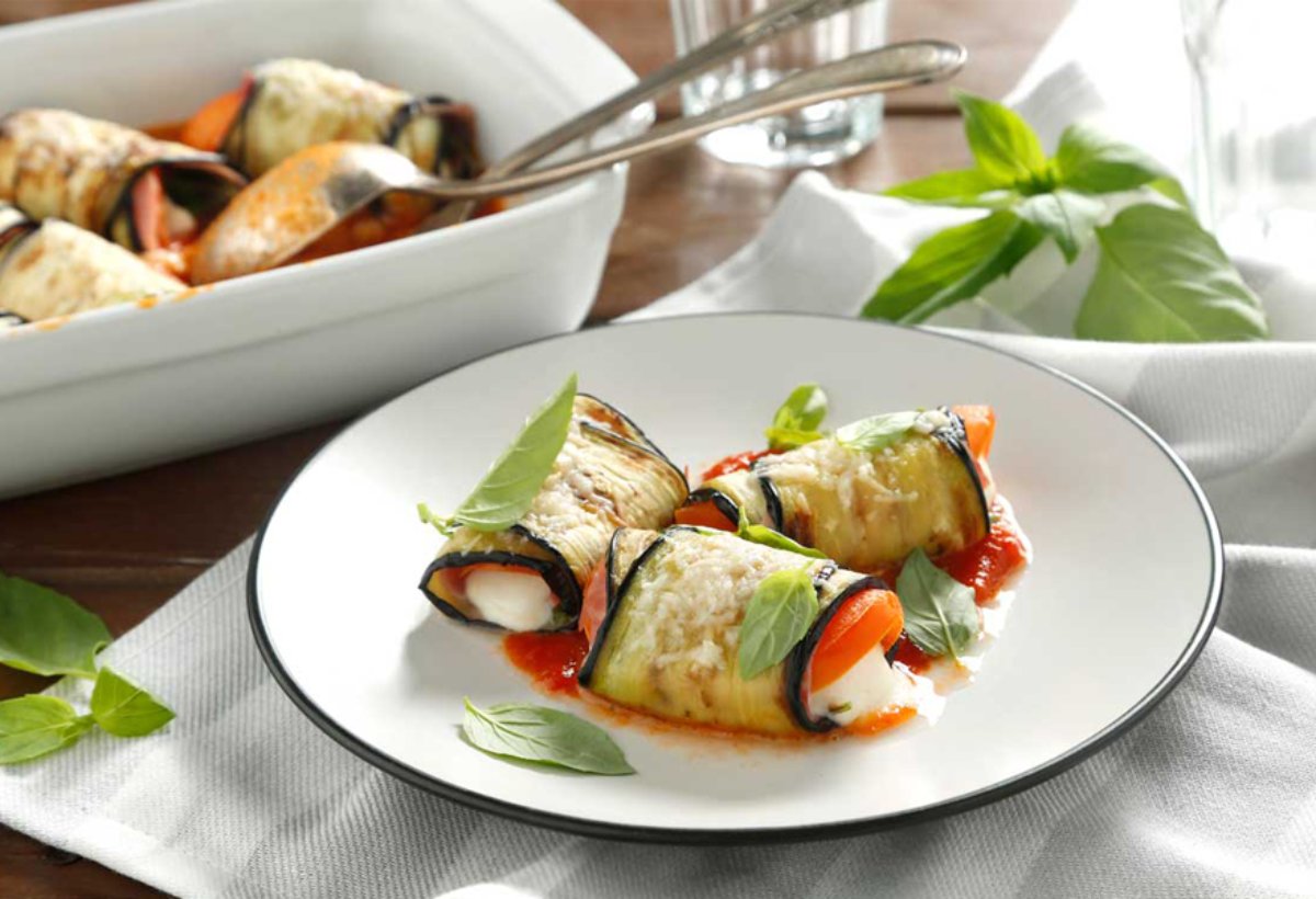 Rollitos de berenjena rellenos de arroz fibroso