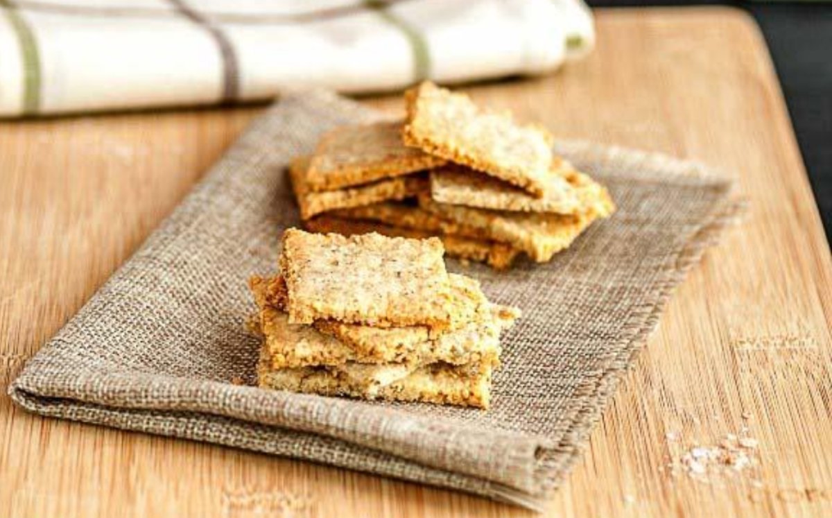 GALLETAS SALADAS CON QUESO Y SÉSAMO