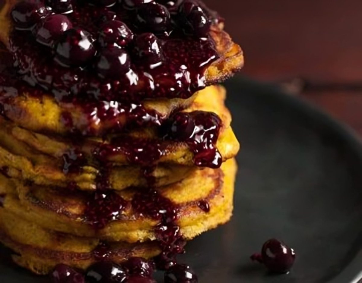 Panqueques de cúrcuma y plátano sin harina