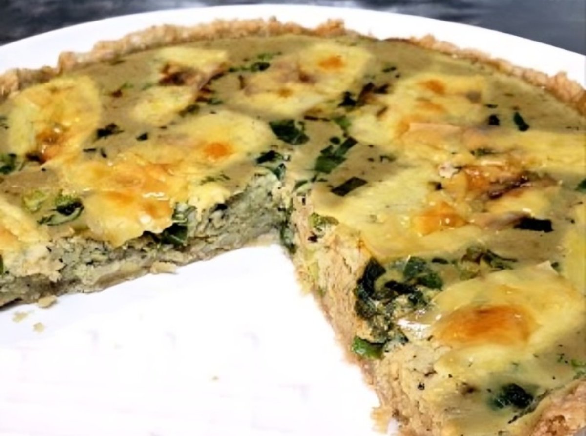 TARTA DE BERENJENAS CON MASA DE AVENA ARROLLADA Y HARINA INTEGRAL.