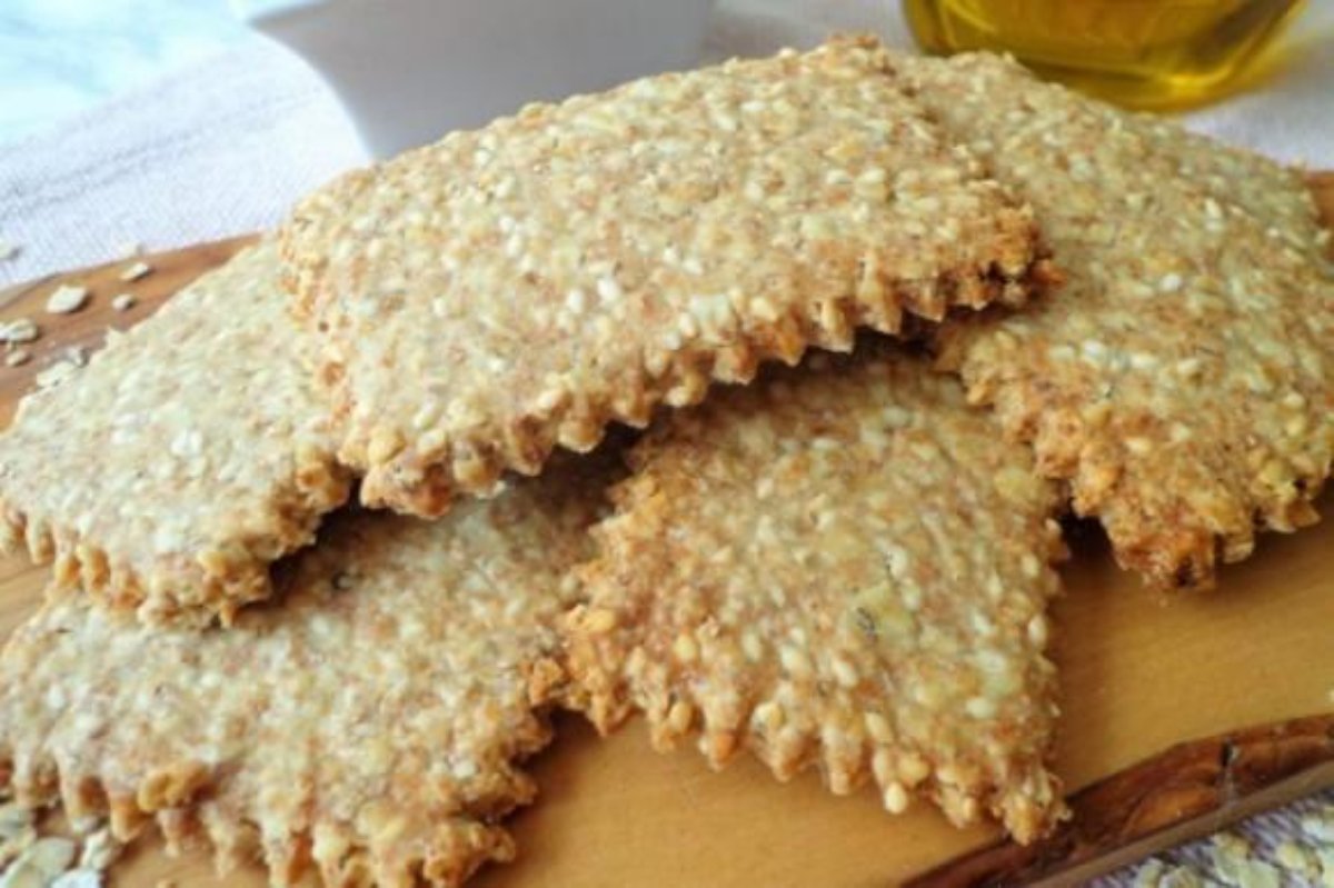 Galletas integrales con copos de avena y sésamo