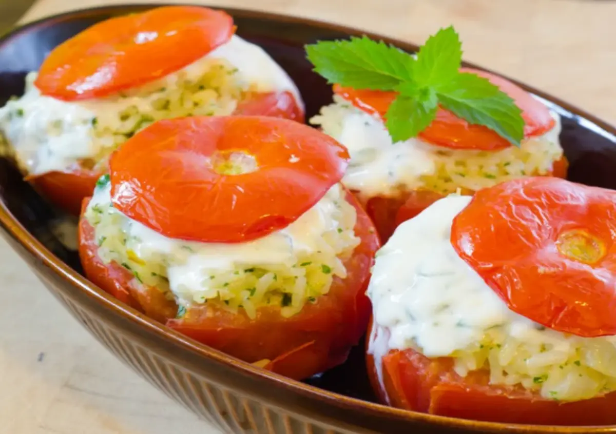 Tomates rellenos con arroz al horno