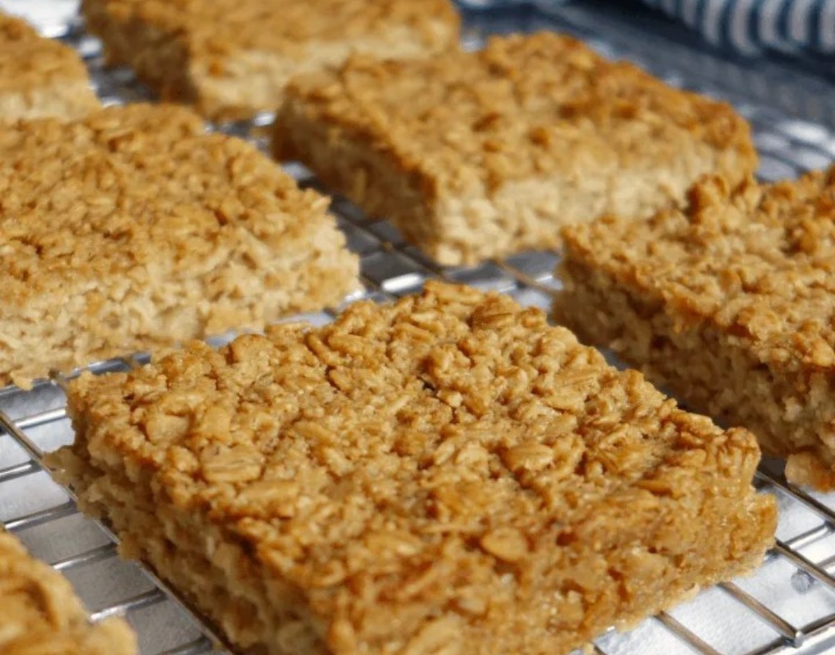 Cuadrados de avena horneados con coco