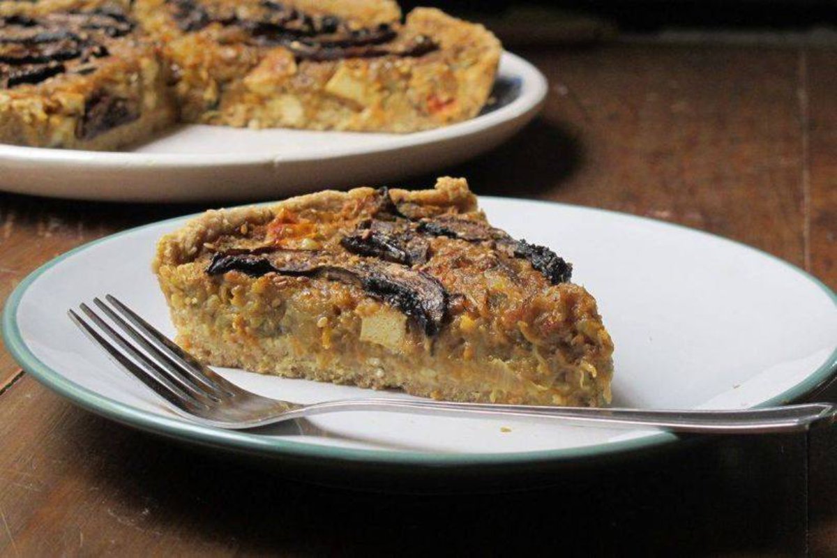 Tarta integral de berenjenas – con base de mijo