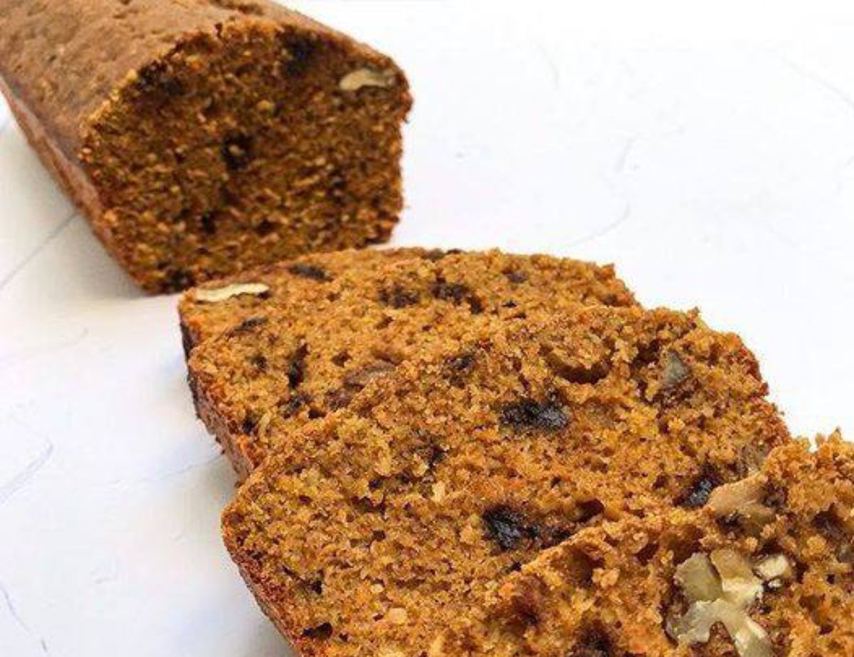 Budín húmedo con chips chocolate y frutos secos 485610808_1875715786573534_8250616121830031113_n