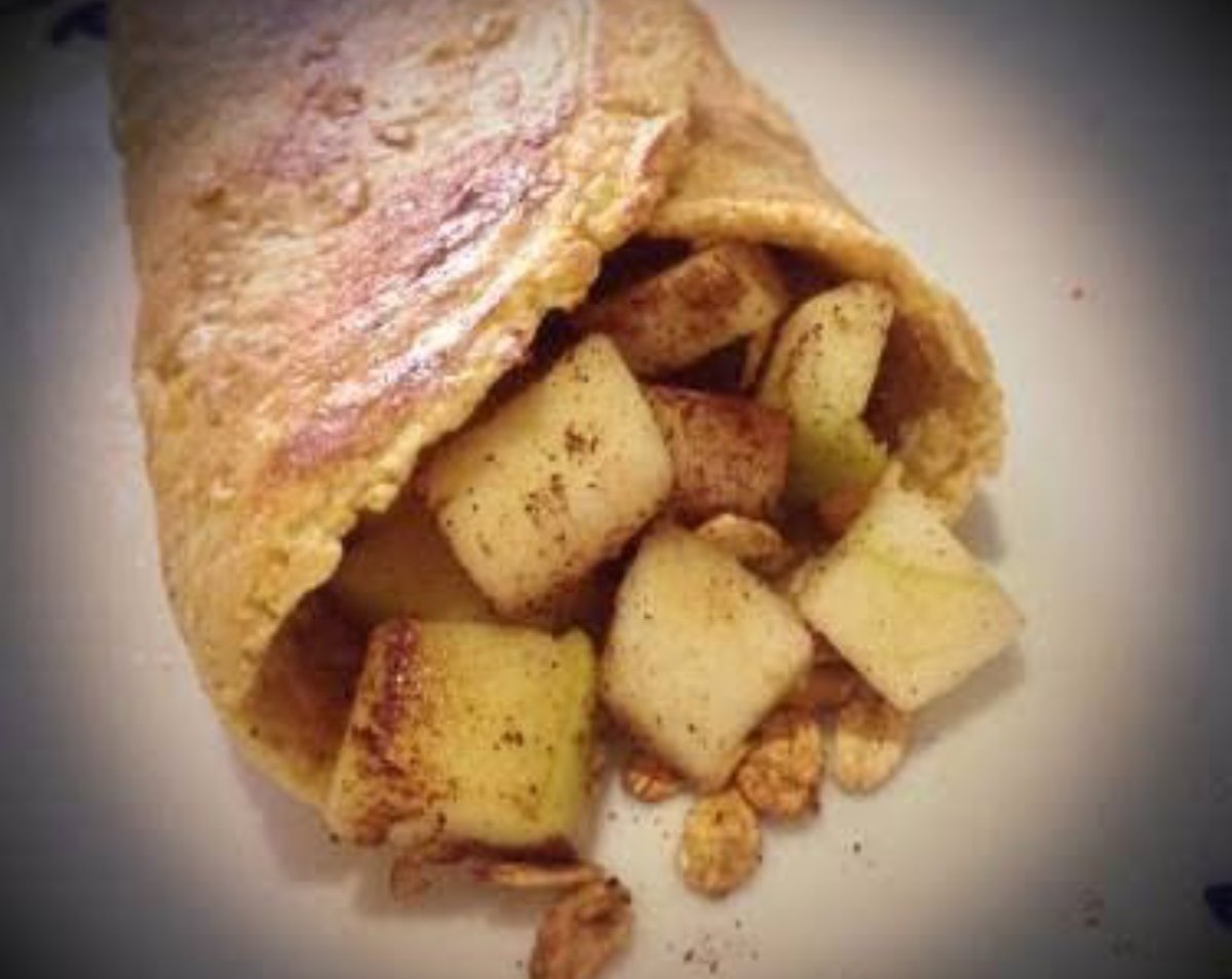 Roll de avena y plátano relleno con manzana.