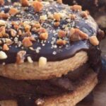 ALFAJORES INTEGRALES CON CREMA Y BAÑO DE CHOCOLATE. 484568291_1875143276630785_7530271018356939640_n (1)