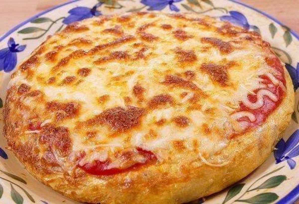 TORTILLA DE PATATAS ESTILO PIZZA.