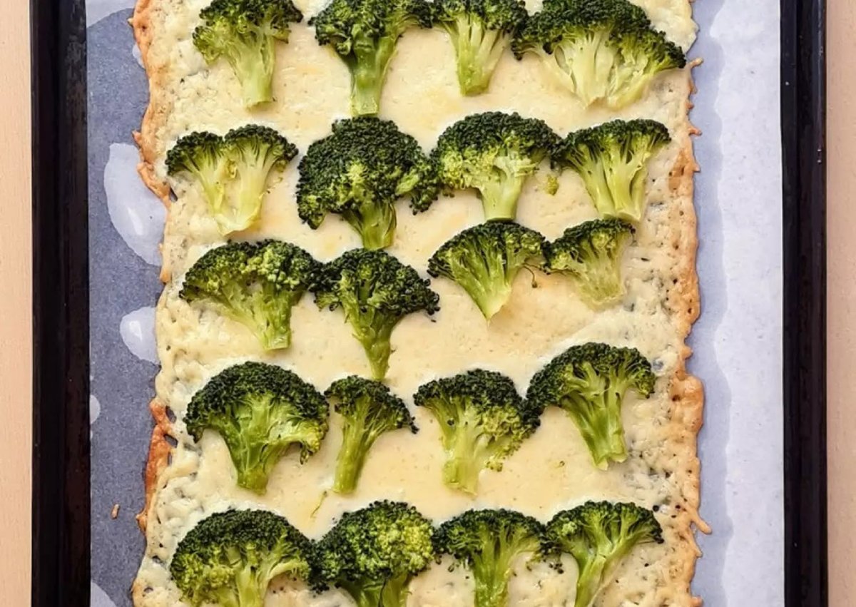 “Tarta” de brócoli y queso sin harina, 2 ingredientes + condimentos