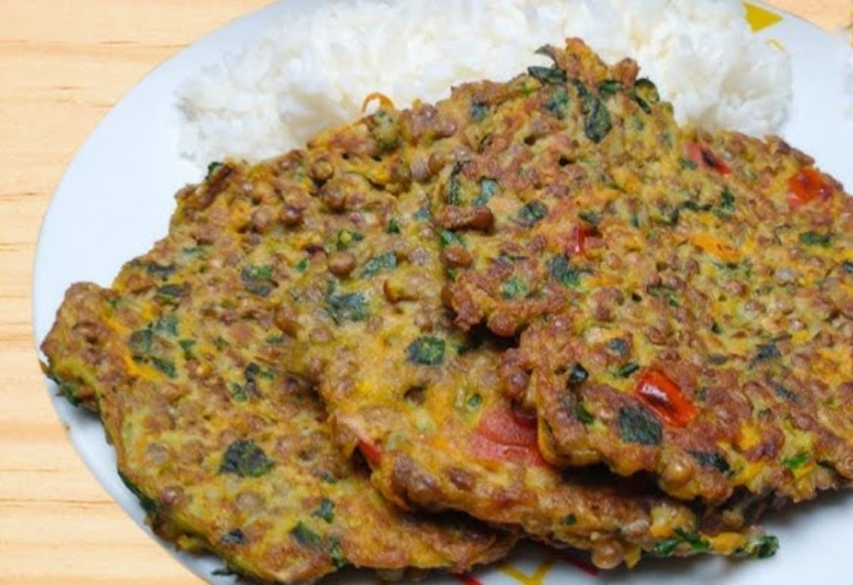 Tortitas de espinaca, arroz, lentejas y zanahoria
